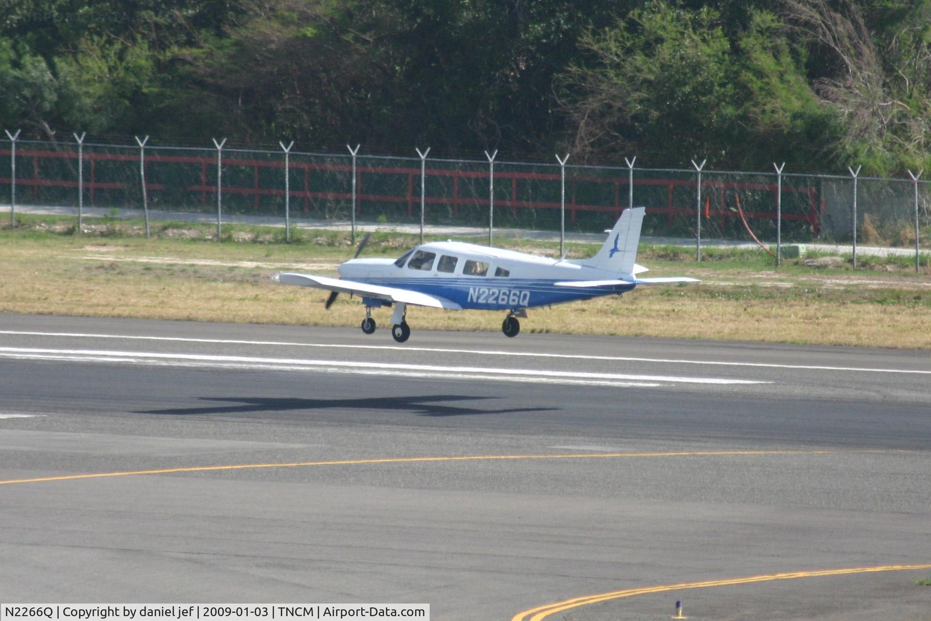 N2266Q, Piper PA-32R-300 Cherokee Lance C/N 32R-7780237, Landing 10
