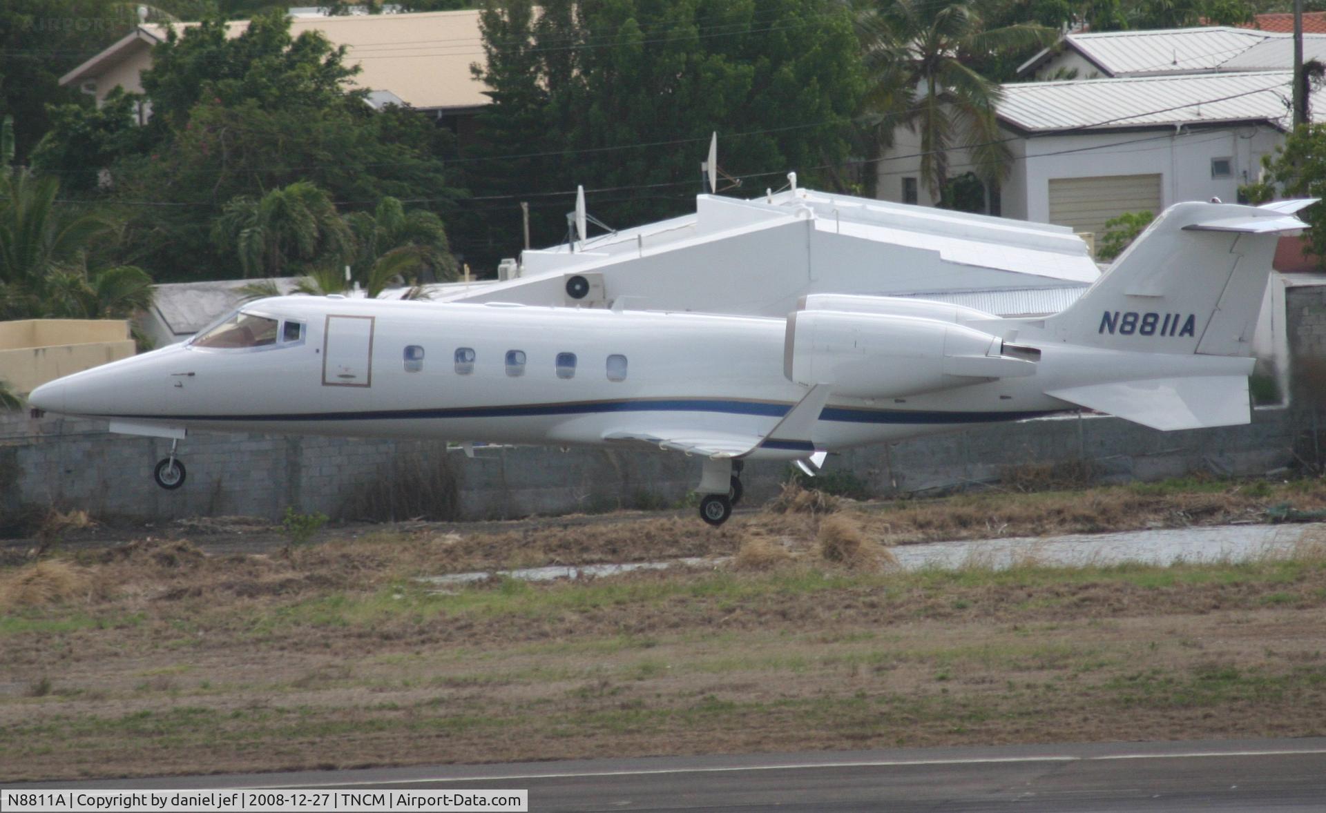 N8811A, 1998 Learjet 60 C/N 119, Landing 10