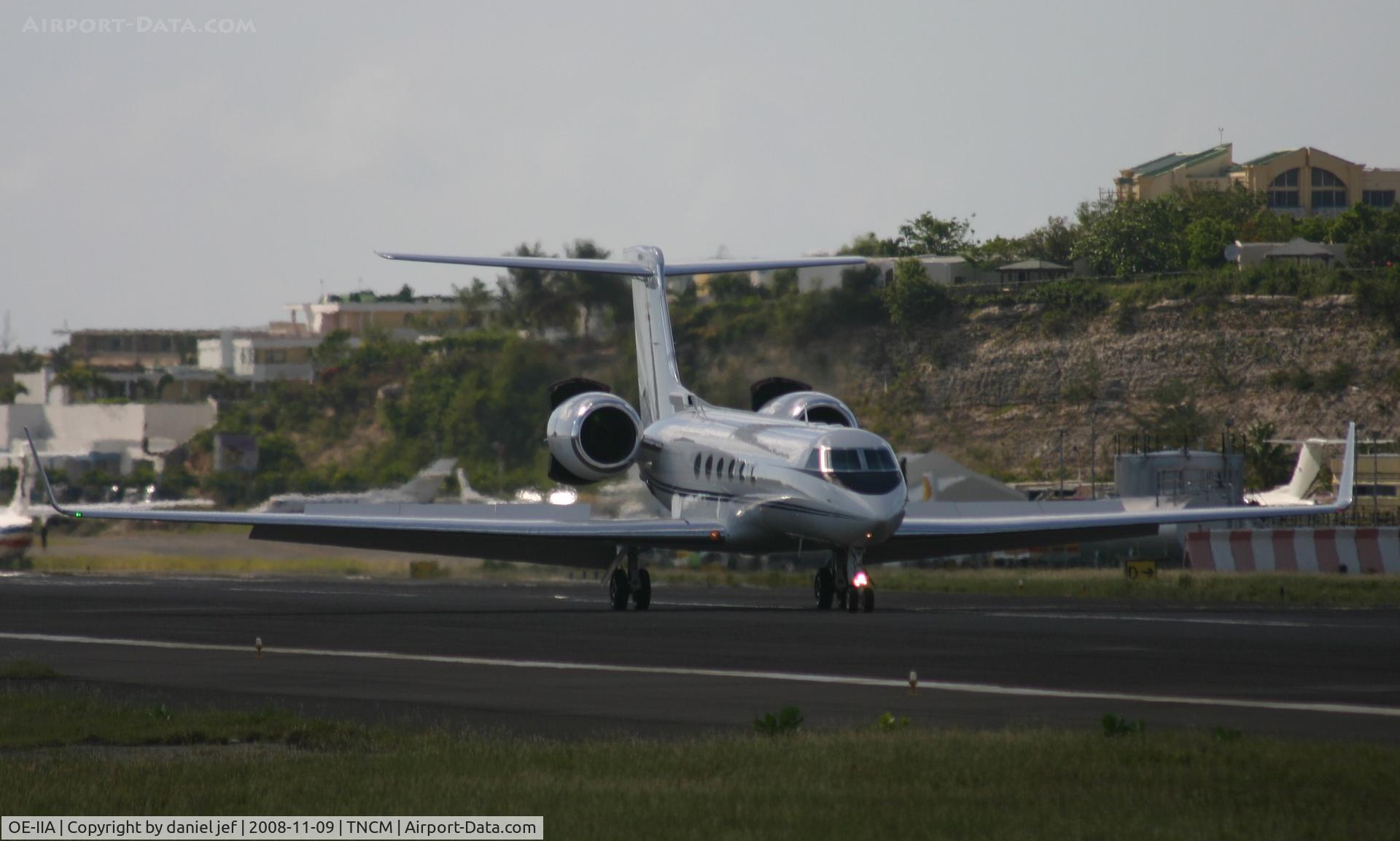 OE-IIA, 2001 Gulfstream Aerospace G-V Gulfstream V C/N 641, Landing 10
