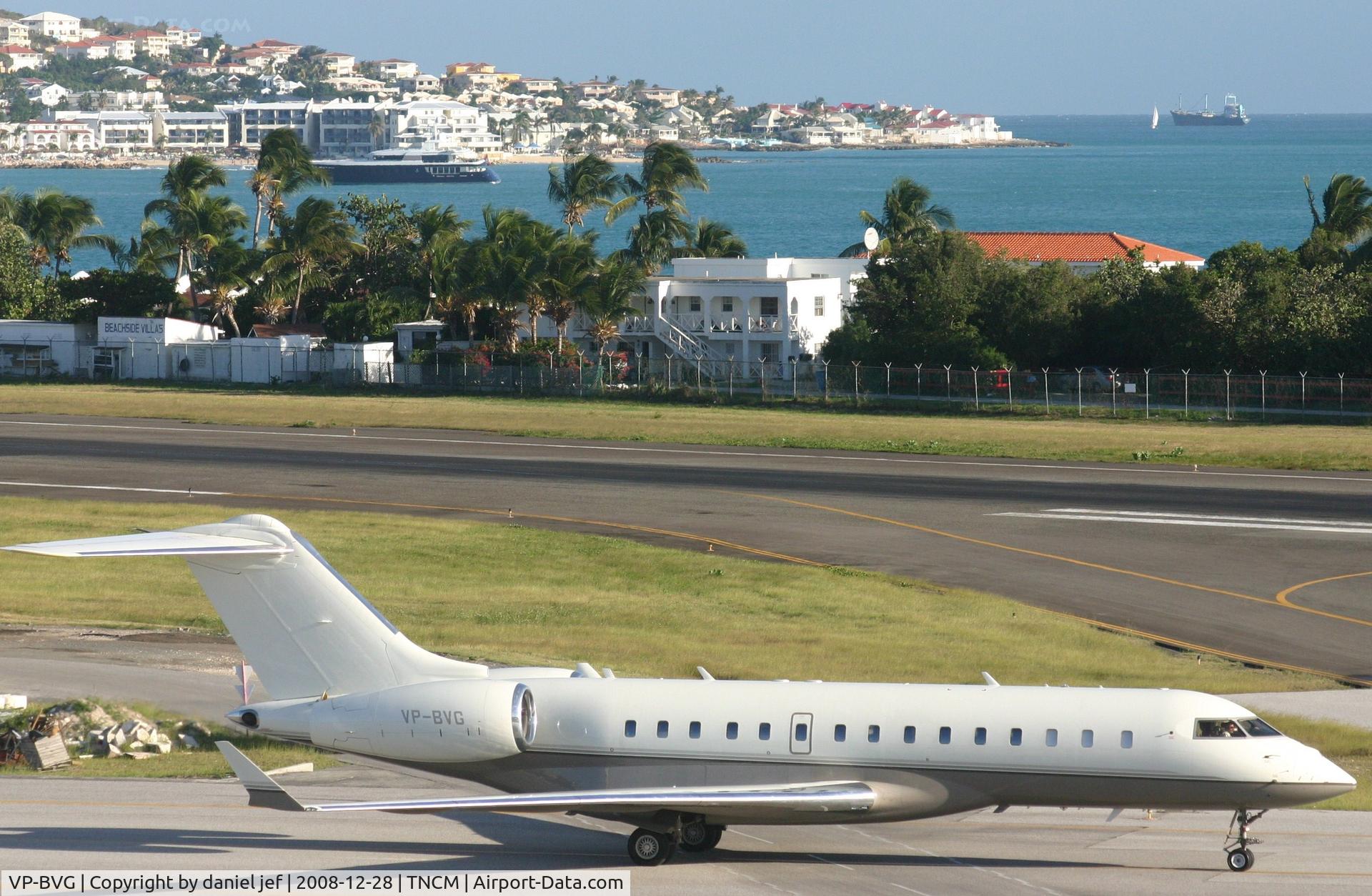 VP-BVG, 2006 Bombardier BD-700-1A10 Global Express XRS C/N 9193, taxing runway 10