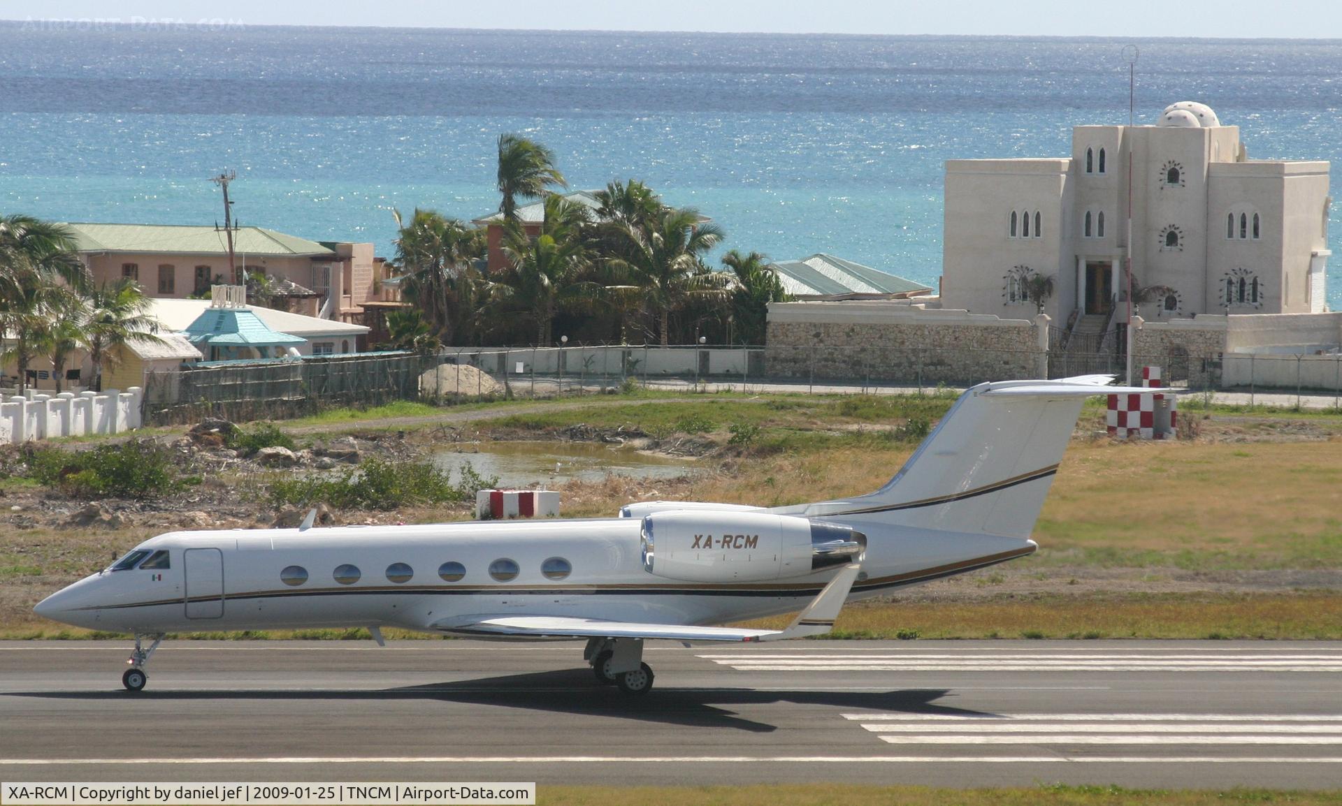 XA-RCM, 1999 Gulfstream Aerospace Gulfstream IV C/N 1081, taking off