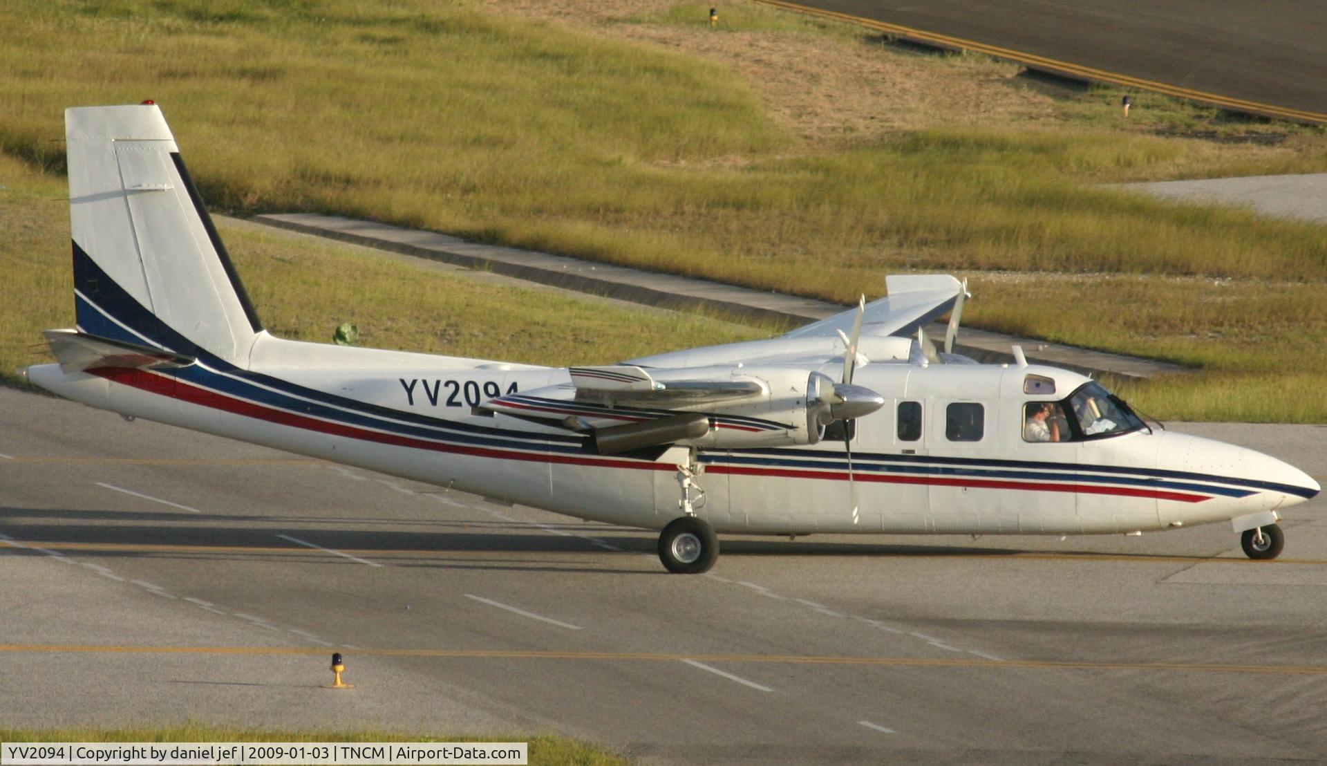 YV2094, Rockwell 690B Turbo Commander C/N 11366, taxing runway 10