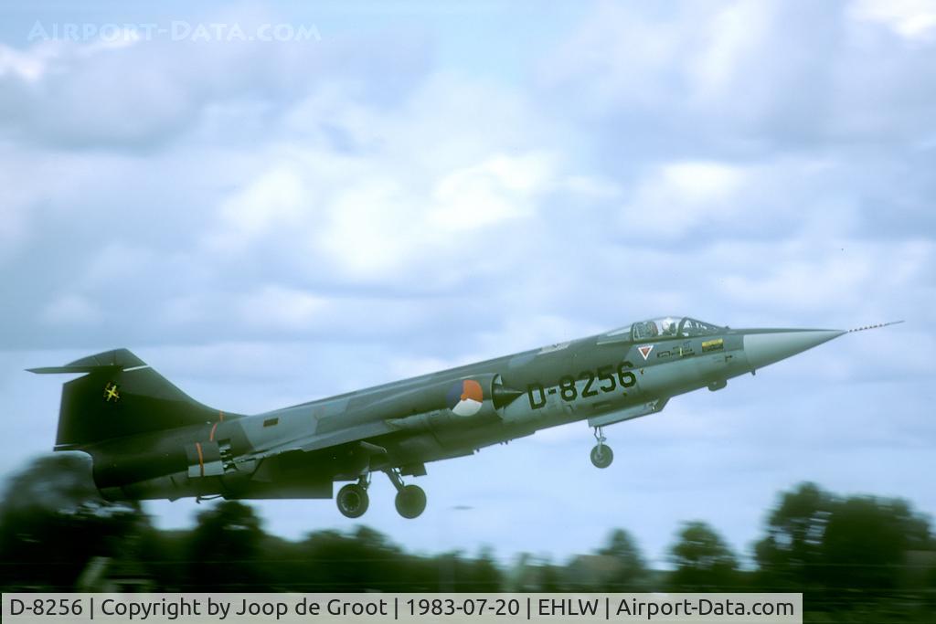 D-8256, Lockheed F-104G Starfighter C/N 683-8256, Landing at rwy 06.