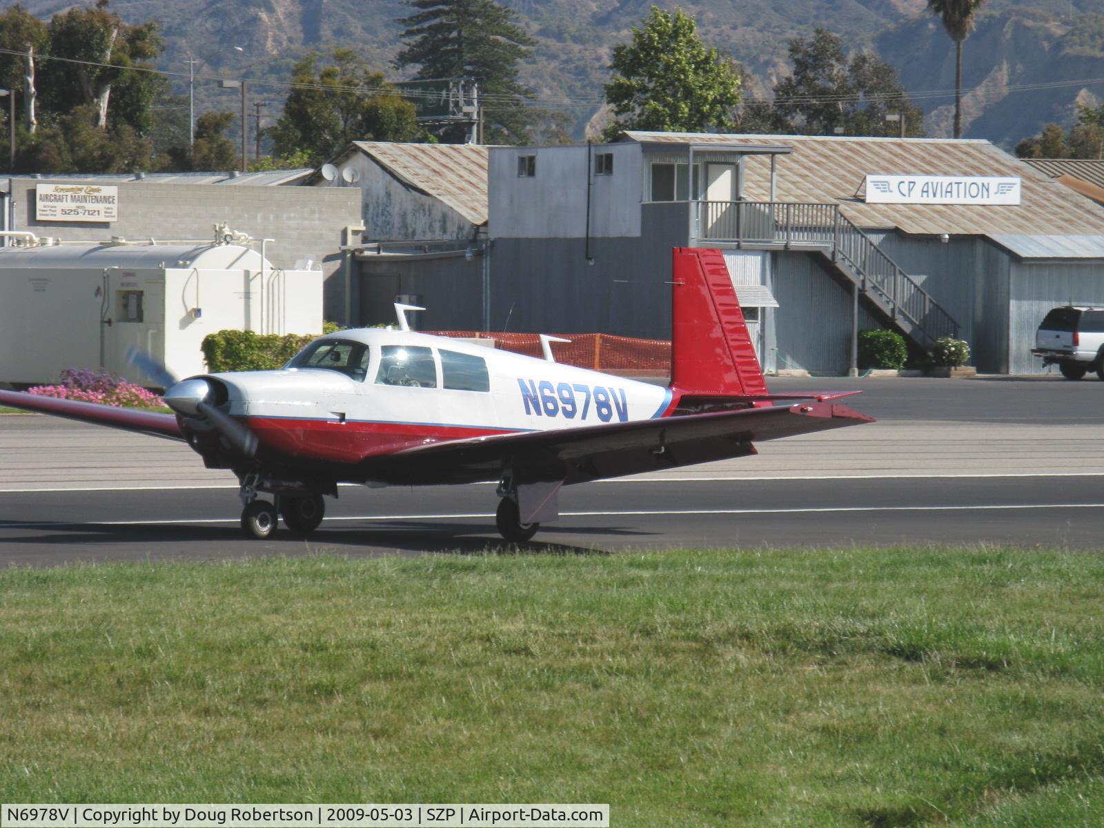 N6978V, 1976 Mooney M20C Ranger C/N 20-1193, 1976 Mooney M20C RANGER, Lycoming O&VO-360 180 Hp, landing roll Rwy 22