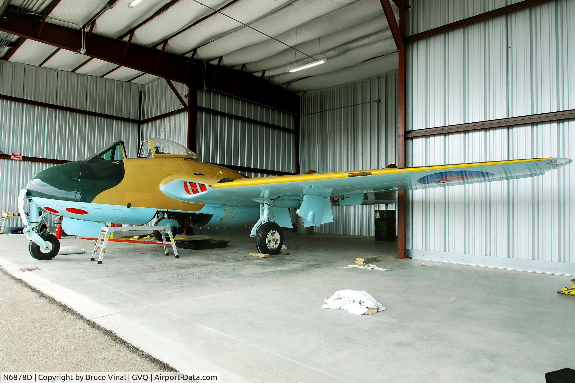 N6878D, 1947 De Havilland DH-100 Vampire F.3 C/N EEP42390, Gennesee County Airport