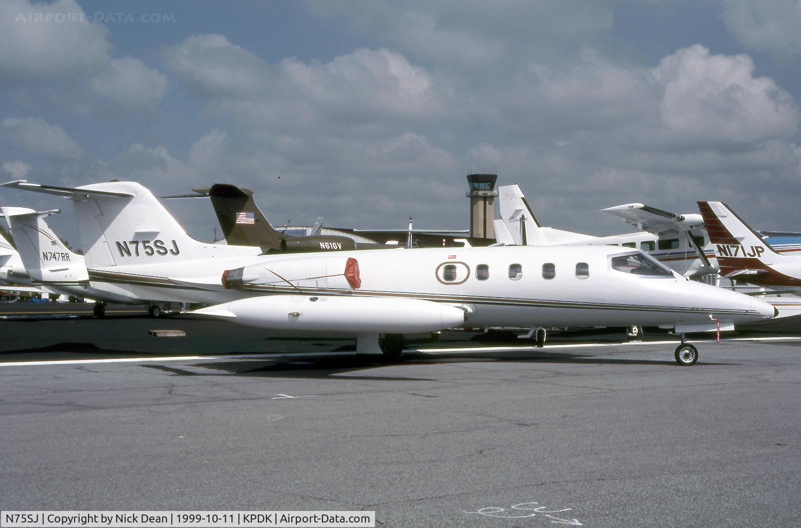 N75SJ, 1974 Learjet 25XR C/N 25XR-175, KPDK