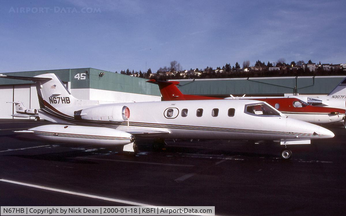 N67HB, 1975 Gates Learjet 25B C/N 189, KBFI