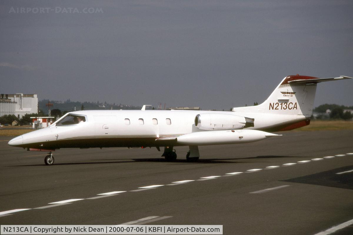 N213CA, 1978 Gates Learjet 25D C/N 241, KBFI