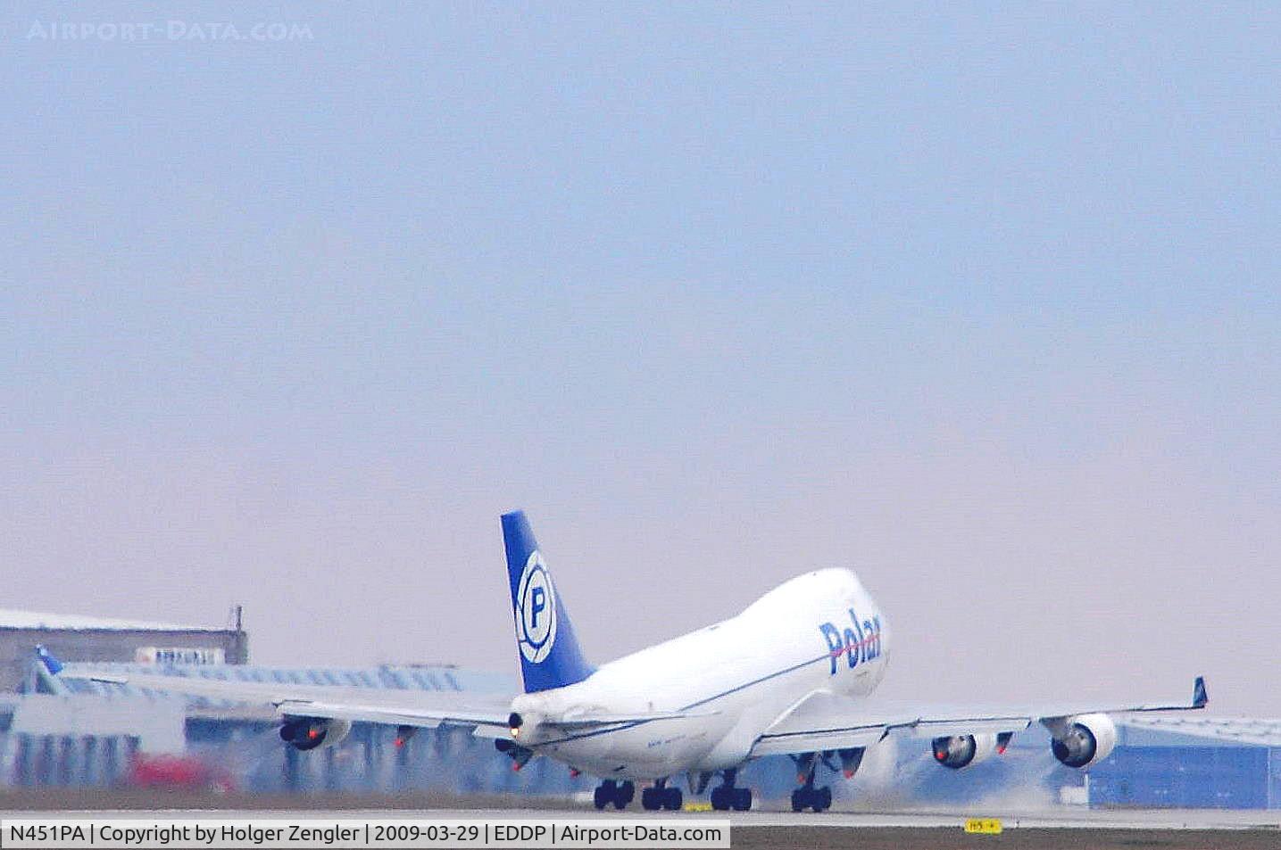 N451PA, 2000 Boeing 747-46NF C/N 30809, Here he goes!