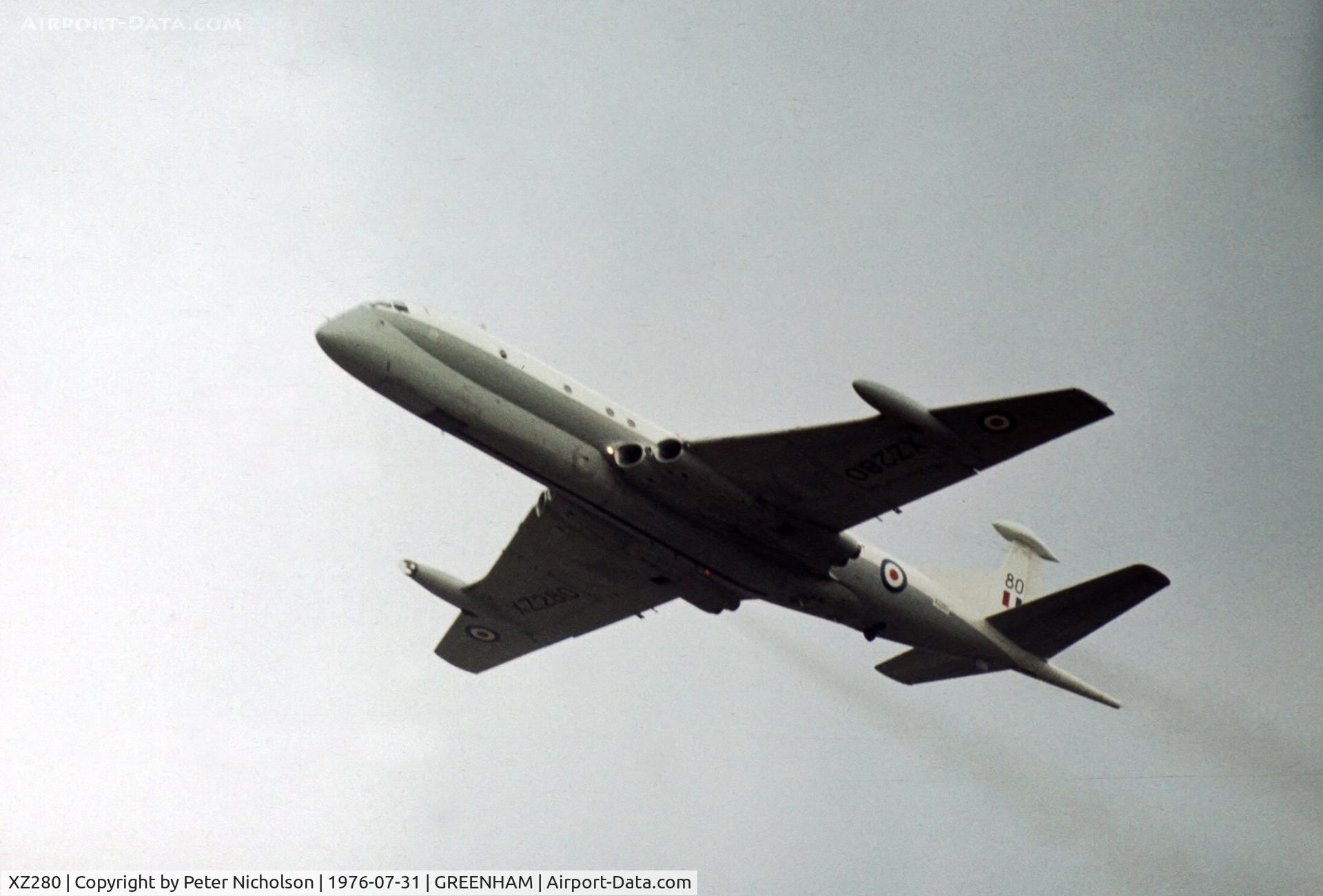 XZ280, Hawker Siddeley Nimrod MR.1 C/N 8042, Nimrod MR.1 of 120 Squadron at the 1976 Intnl Air Tattoo at RAF Greenham Common.