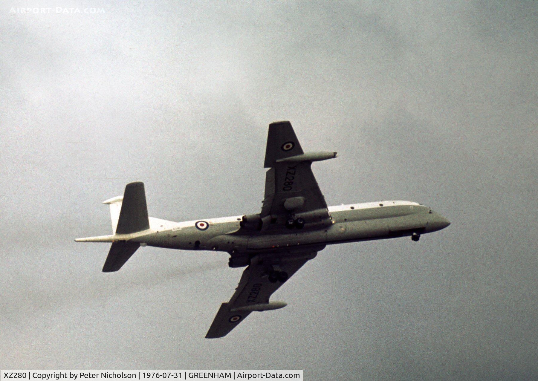 XZ280, Hawker Siddeley Nimrod MR.1 C/N 8042, Another view of the 120 Squadron Nimrod MR.1 at the 1976 Intnl Air Tattoo at RAF Greenham Common.