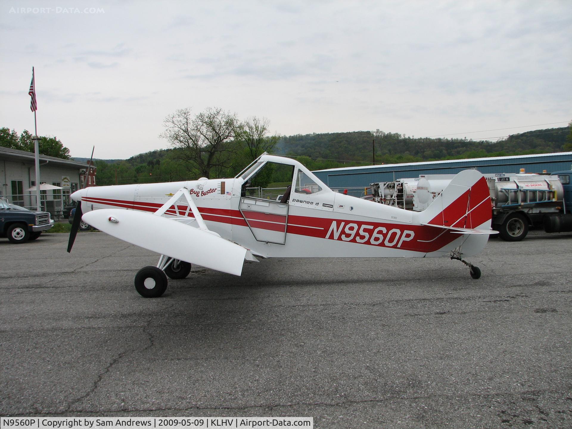 N9560P, 1974 Piper PA-25-235 C/N 25-7405674, Saw this on the Ramp at LHV