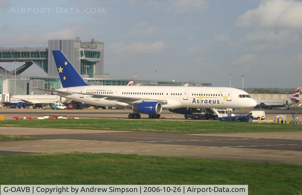 G-OAVB, 1988 Boeing 757-23A C/N 24289, Sitting and waiting.