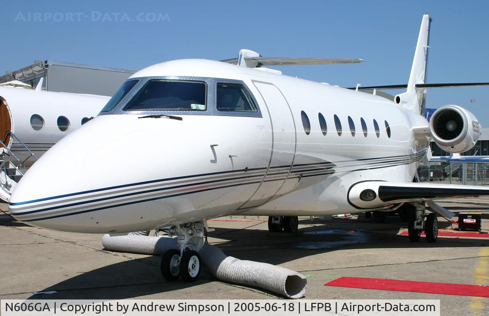 N606GA, 2007 Gulfstream Aerospace GIV-X (G450) C/N 4106, 2005 Paris Airshow.
