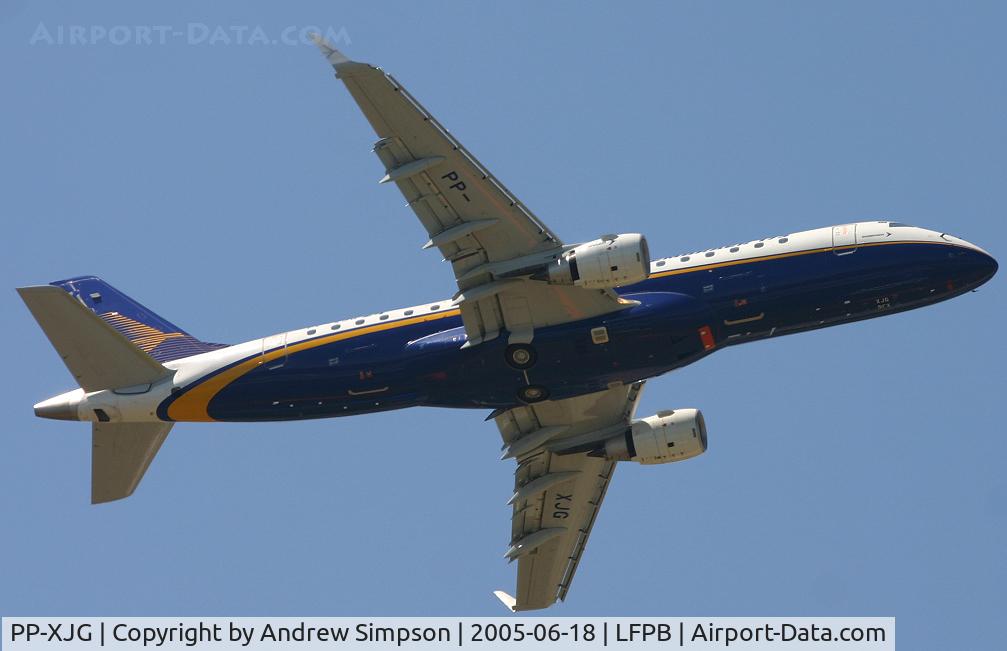 PP-XJG, 2003 Embraer 175LR (ERJ-170-200LR) C/N 17000017, 2005 Paris Airshow.