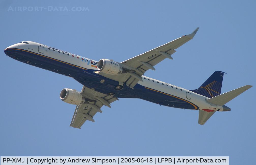 PP-XMJ, 2004 Embraer 195LR (ERJ-190-200LR) C/N 19000005, 2005 Paris Airshow.