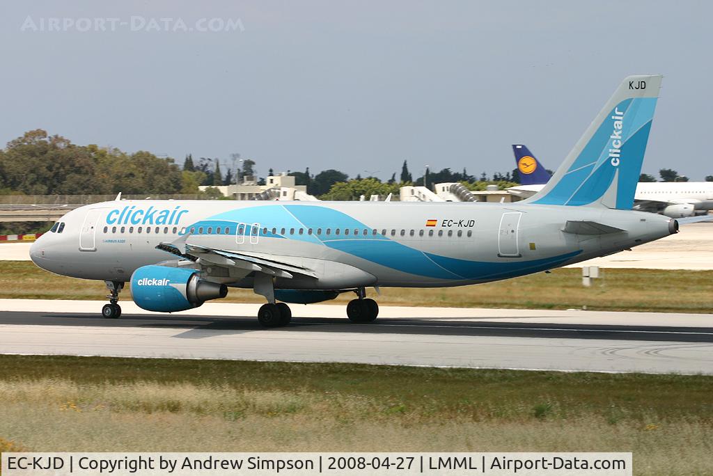EC-KJD, 2007 Airbus A320-216 C/N 3237, Arriving in Malta.