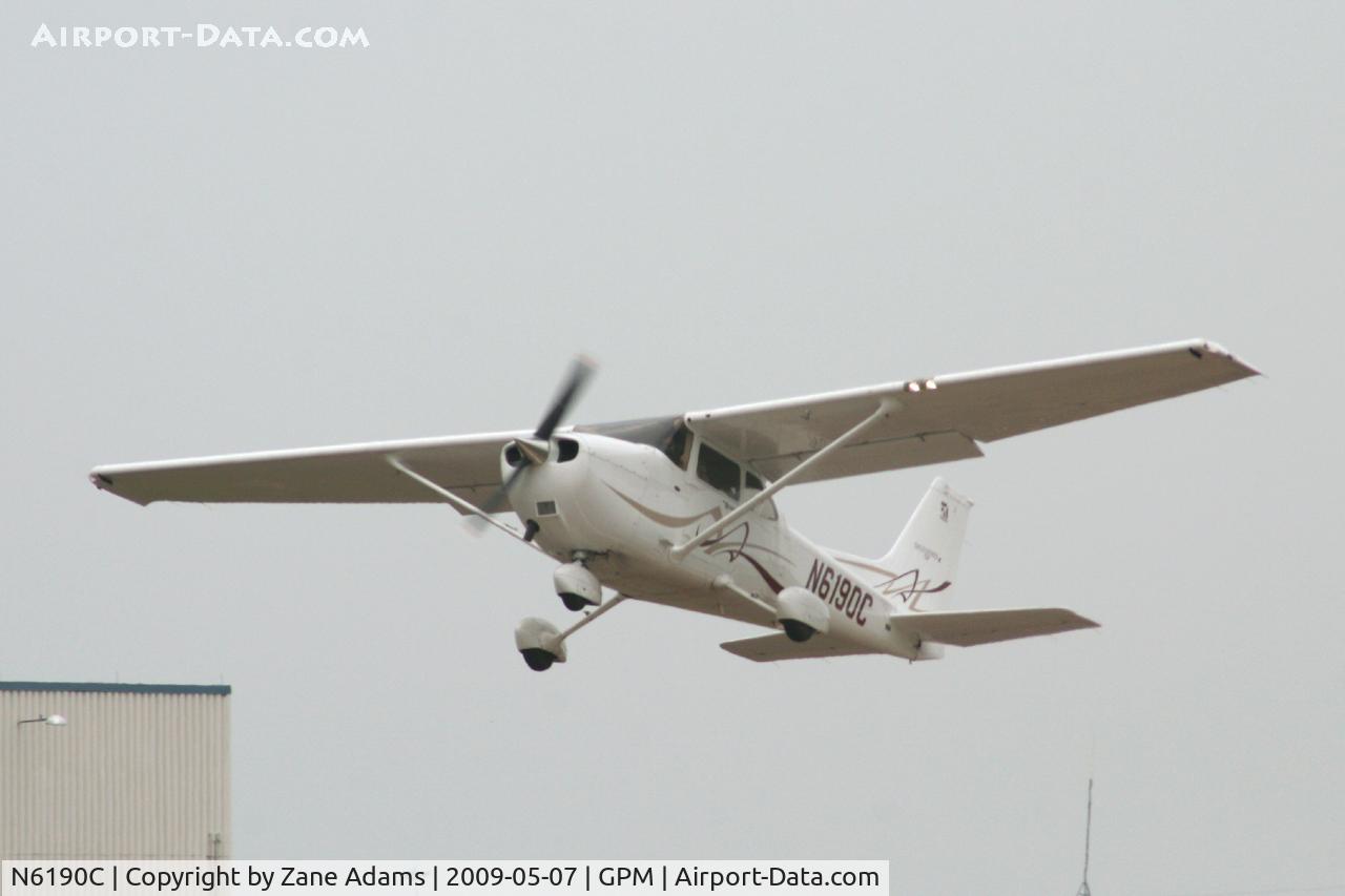N6190C, 2008 Cessna 172S C/N 172S10741, At Grand Prairie Municipal