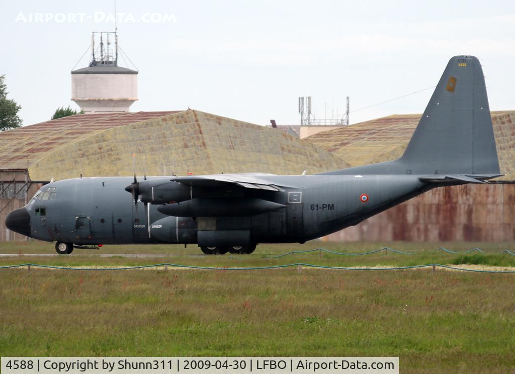 4588, 1975 Lockheed C-130H Hercules C/N 382-4588, Ready for take off rwy 32R