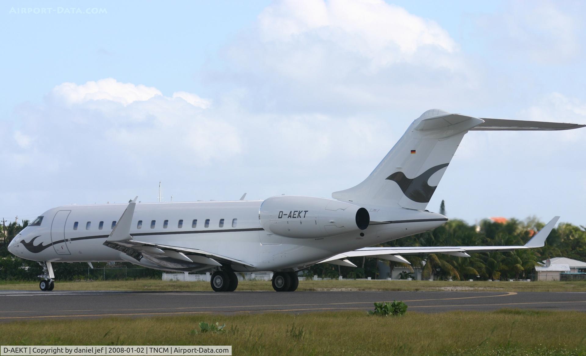D-AEKT, 2006 Bombardier BD-700-1A10 Global Express C/N 9213, taking off