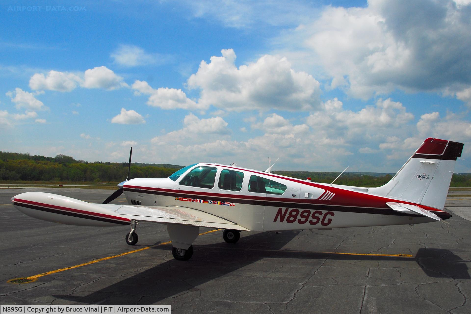 N89SG, 1989 Beech F33A Bonanza C/N CE-1357, Fitchburg Mun. Airport