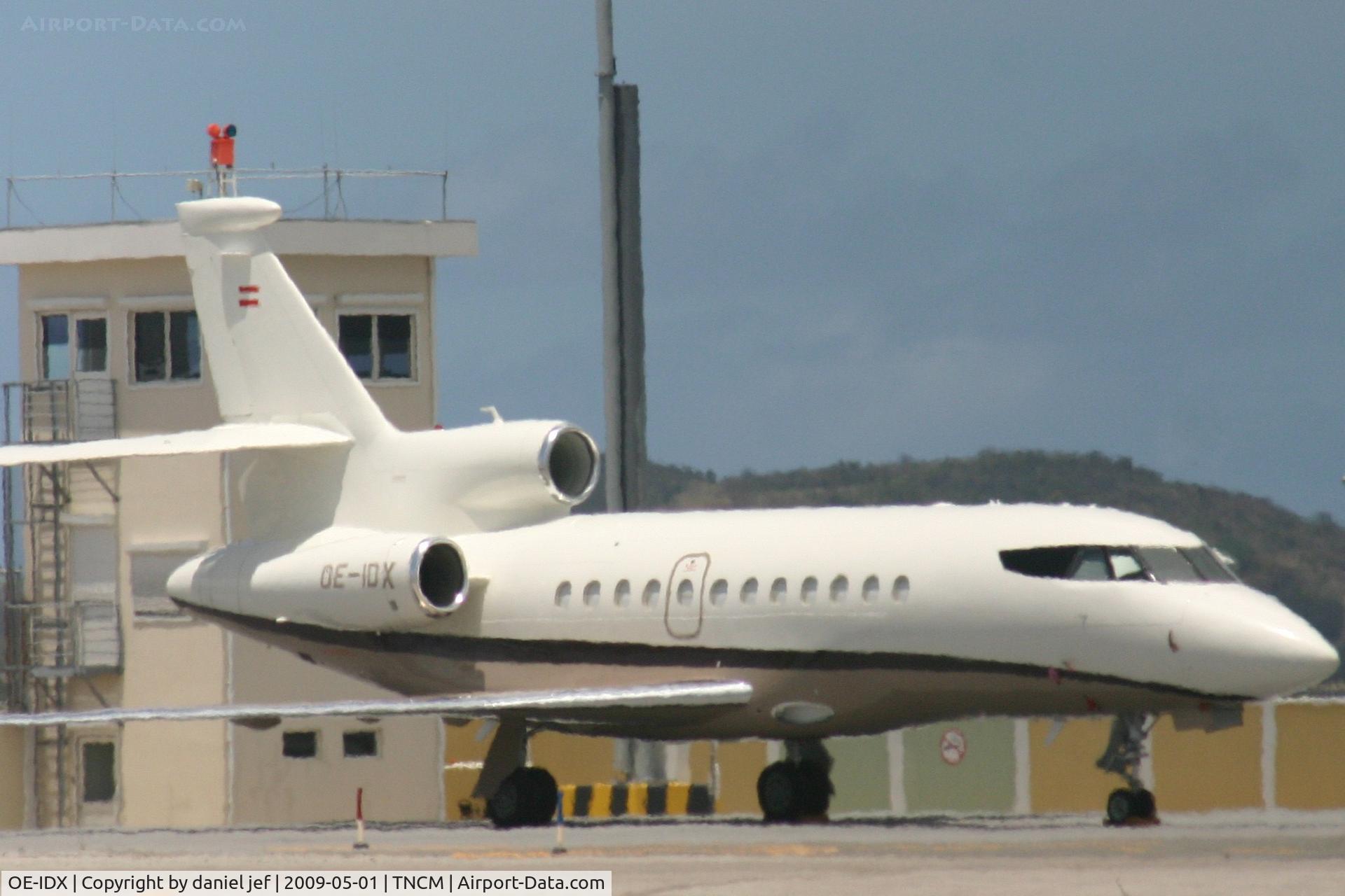 OE-IDX, 2006 Dassault Falcon 900DX C/N 604, park at the  tncm ramp