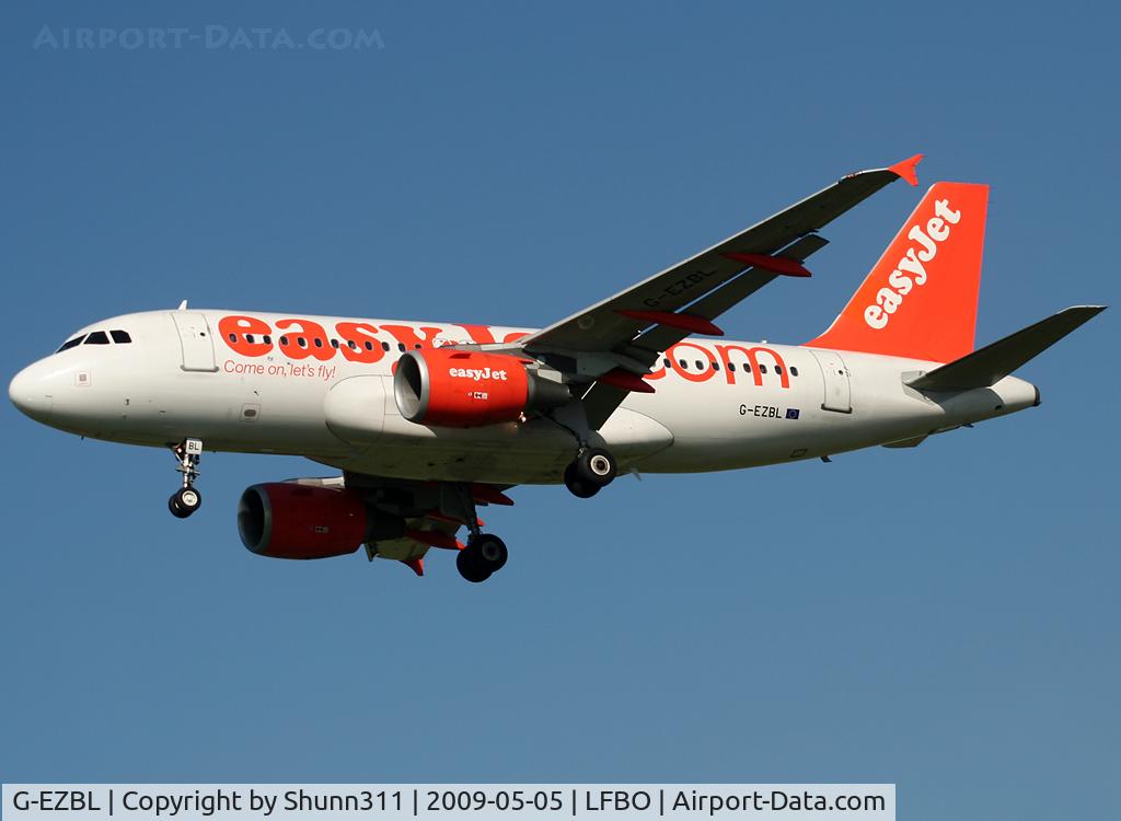 G-EZBL, 2007 Airbus A319-111 C/N 3053, Landing rwy 32L