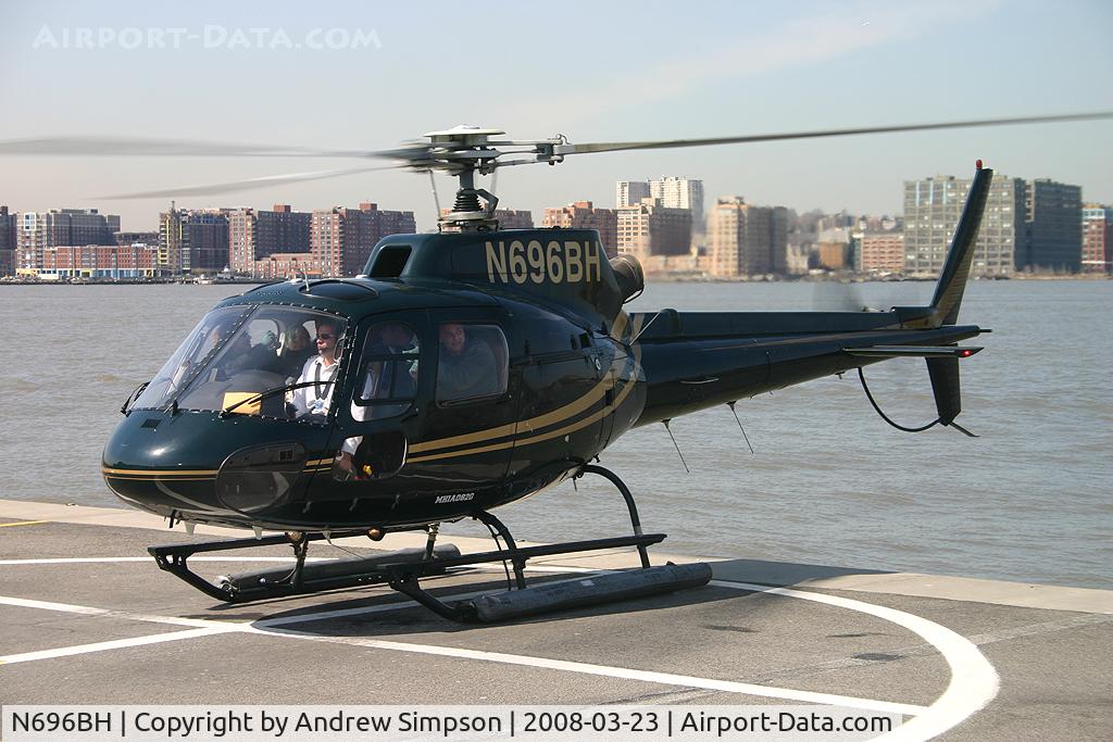 N696BH, 2004 Eurocopter AS-350B-2 Ecureuil C/N 3793, Pleasure flight Helicopter ready to go.