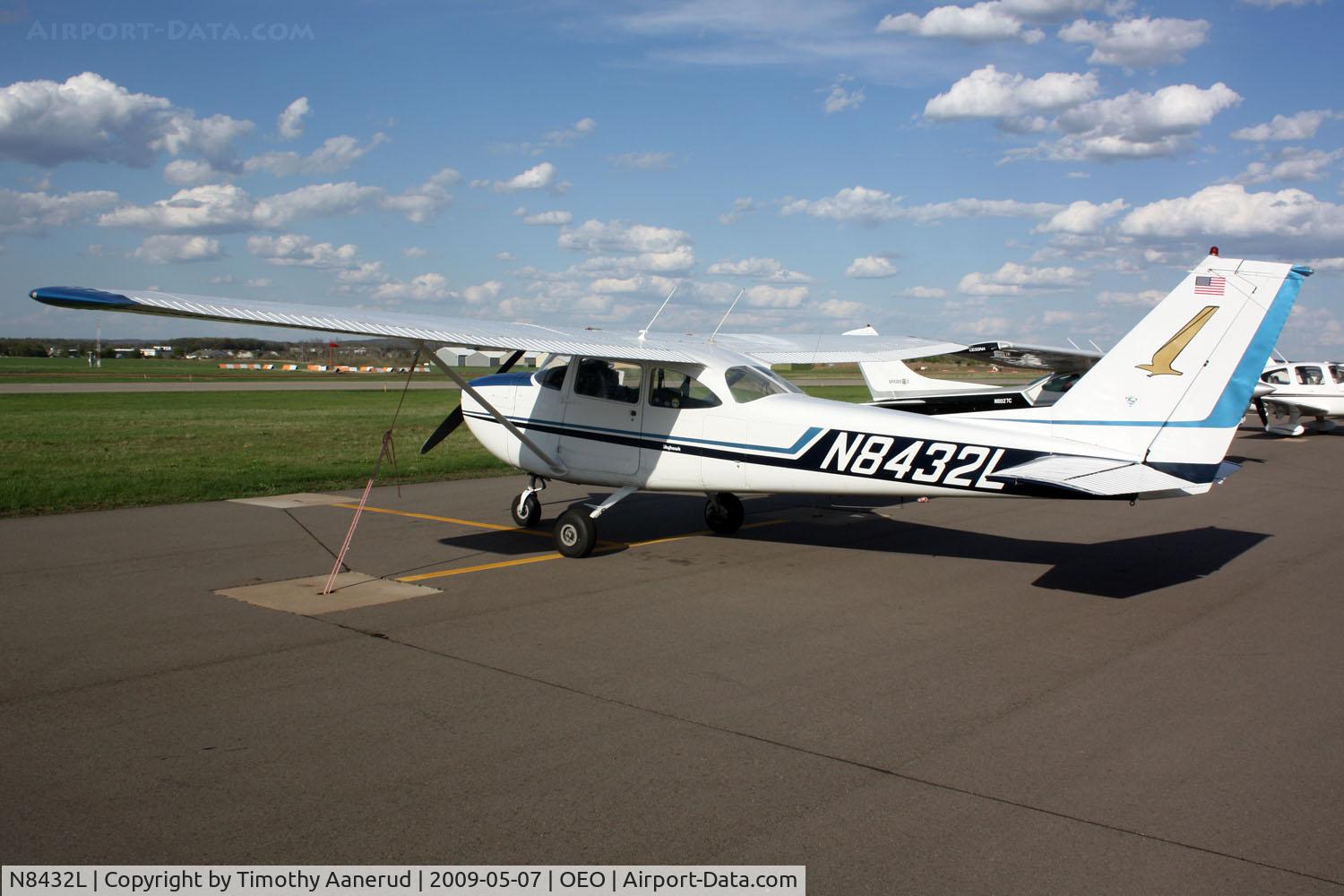 N8432L, 1968 Cessna 172I C/N 17256632, 1968 Cessna 172I, c/n: 17256632, Gopher Flying Club