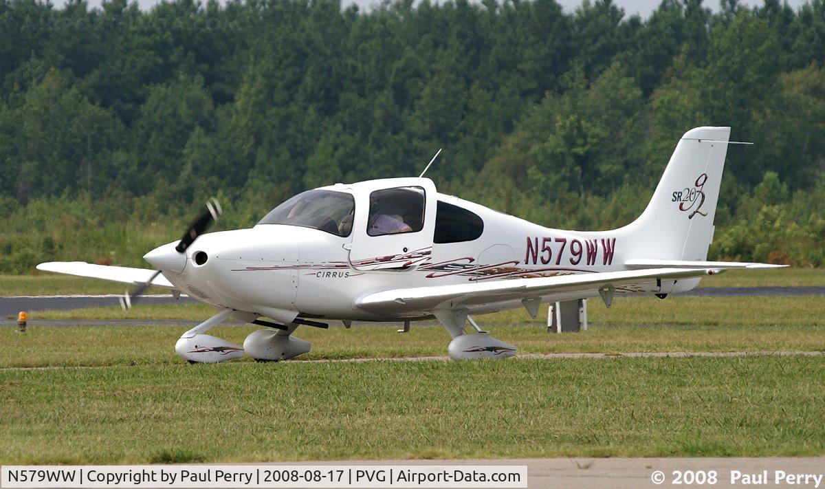 N579WW, 2006 Cirrus SR20 C/N 1639, Getting some more fresh air as she taxis in