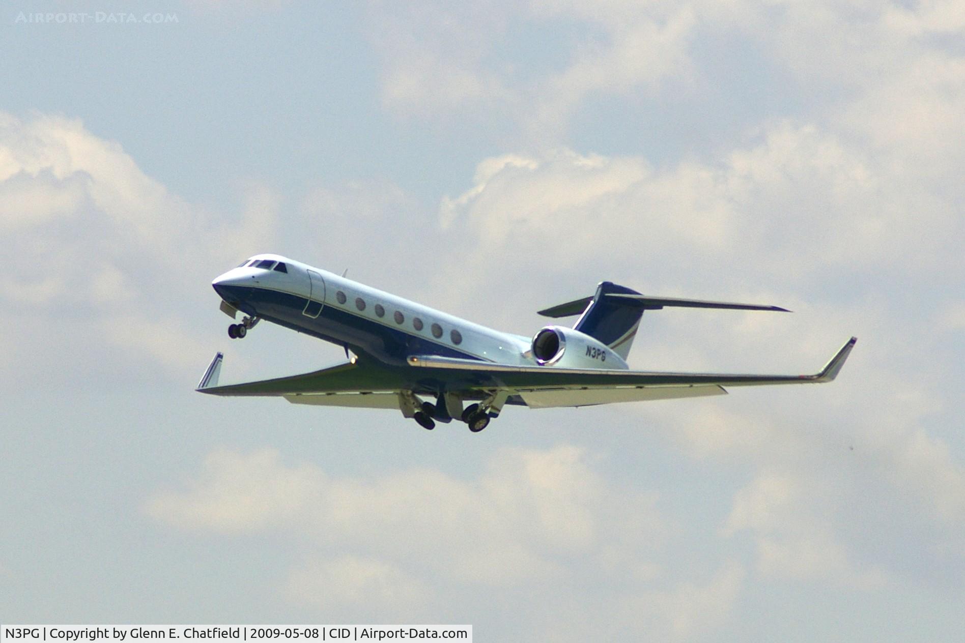 N3PG, 2005 Gulfstream Aerospace GV-SP (G550) C/N 5091, Climbing out off of Runway 9