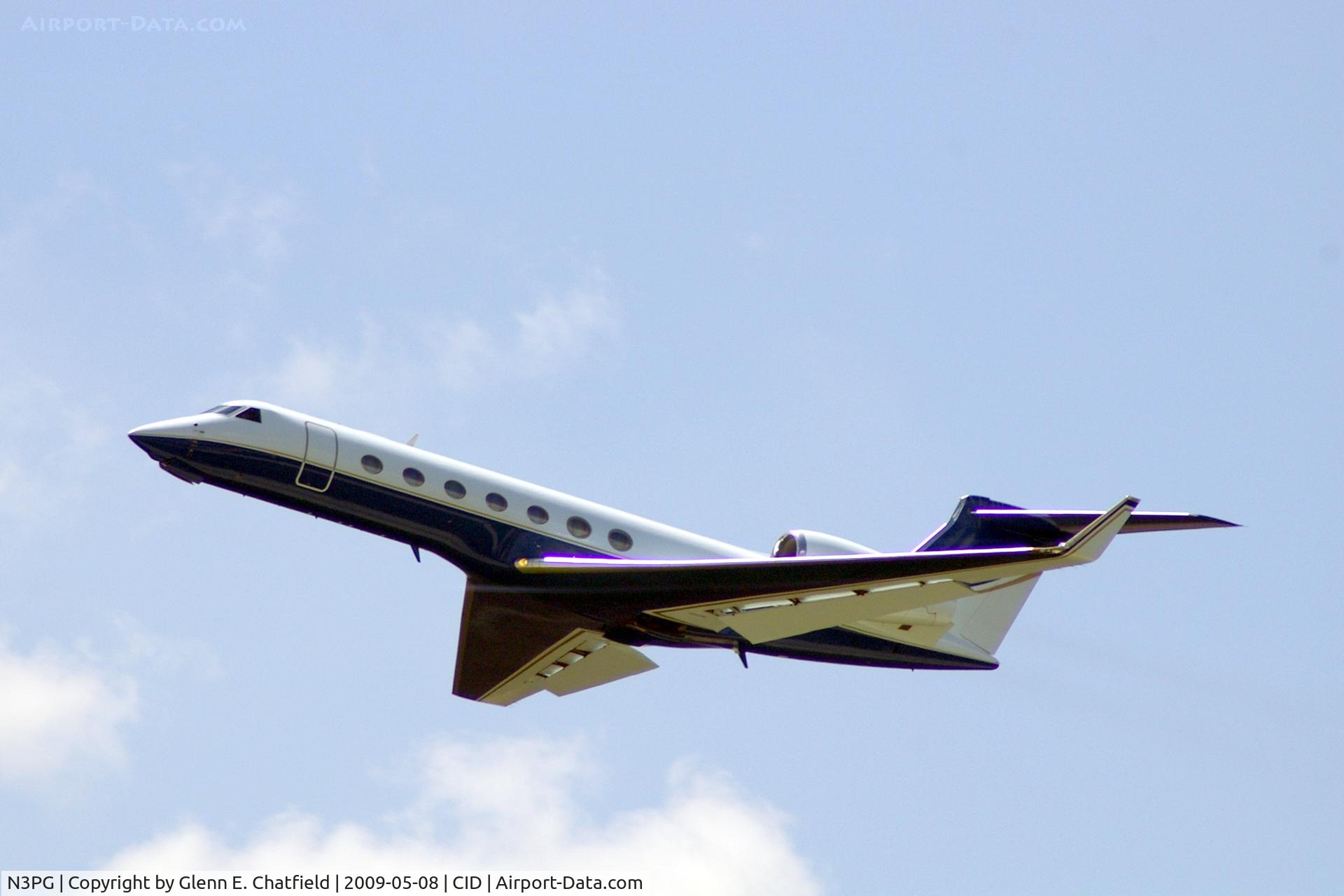 N3PG, 2005 Gulfstream Aerospace GV-SP (G550) C/N 5091, Climbing out off of Runway 9