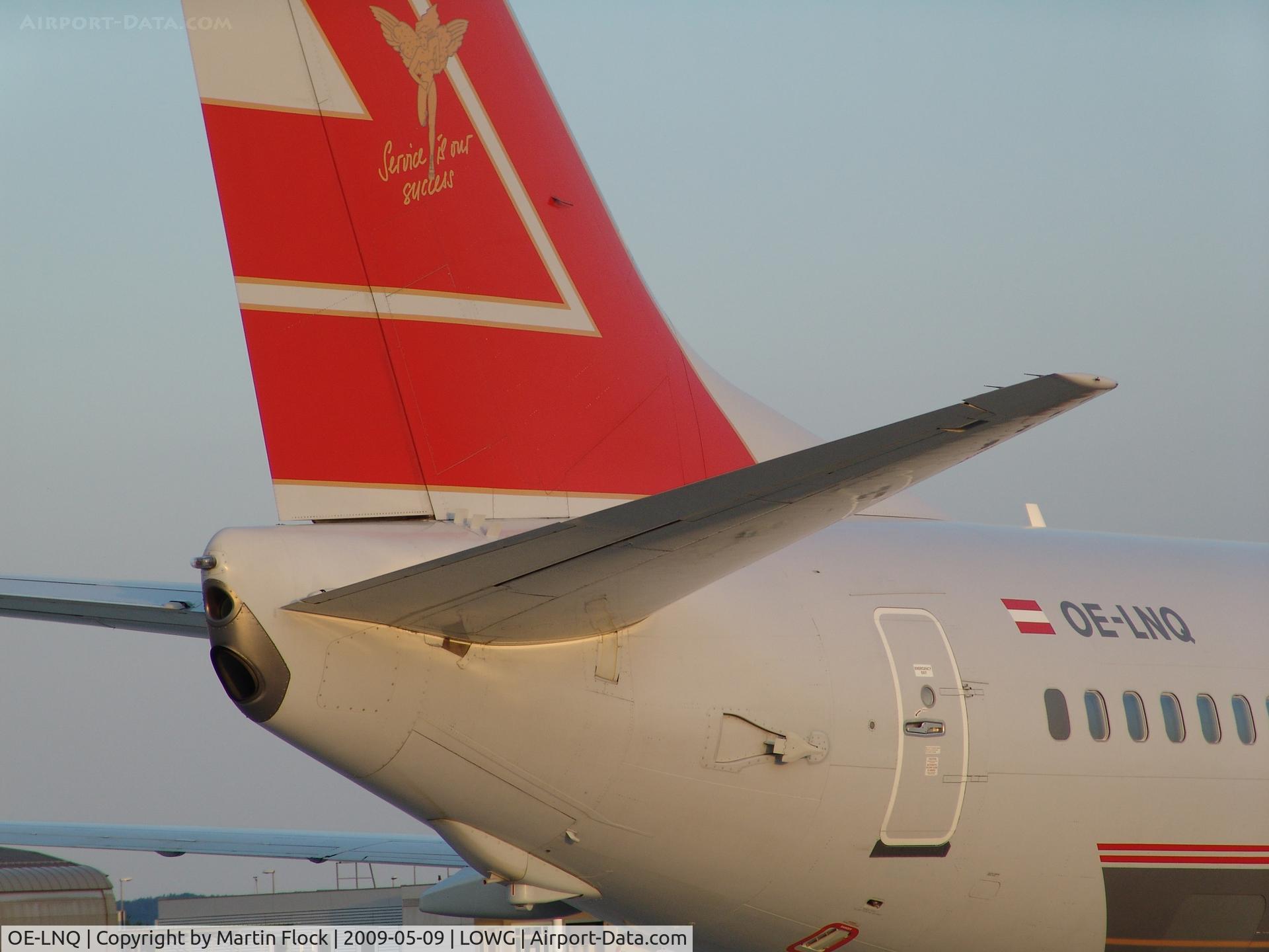OE-LNQ, 2003 Boeing 737-8Z9 C/N 30421, -