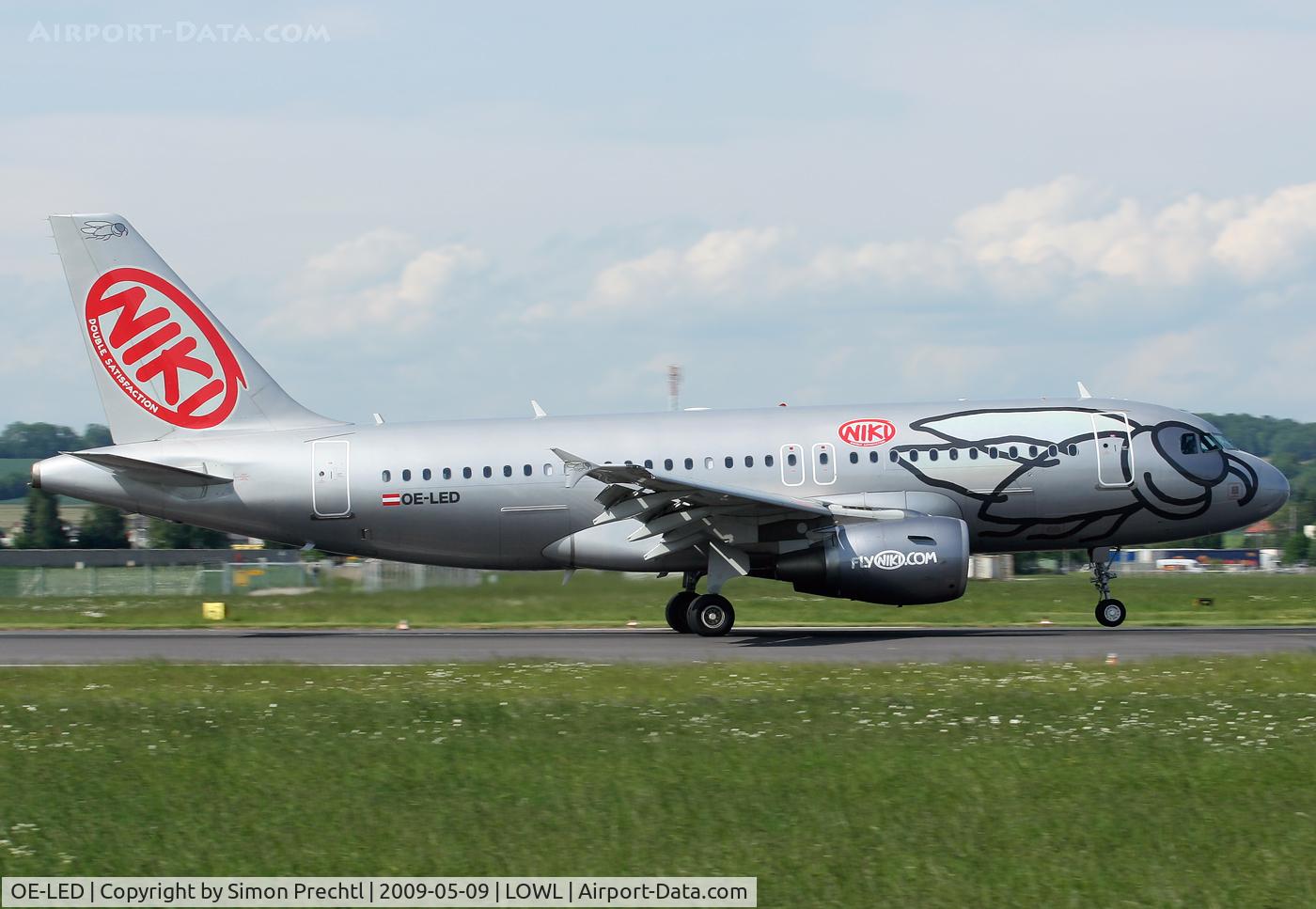 OE-LED, 2008 Airbus A319-112 C/N 3407, OE-LED @ Linz Airport