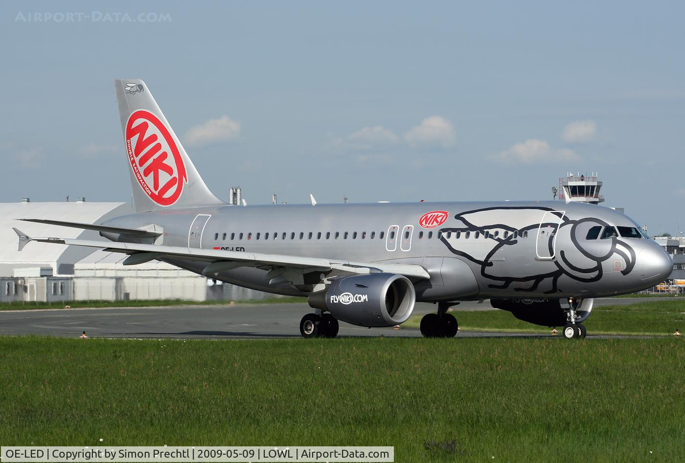 OE-LED, 2008 Airbus A319-112 C/N 3407, OE-LED @ Linz Airport