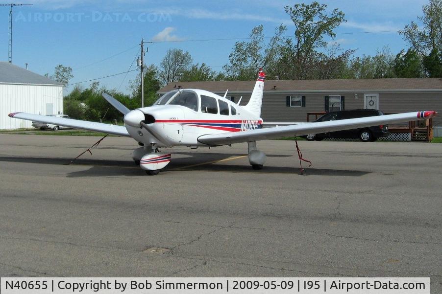 N40655, 1977 Piper PA-28-181 C/N 28-7890005, On the ramp at Kenton, Ohio