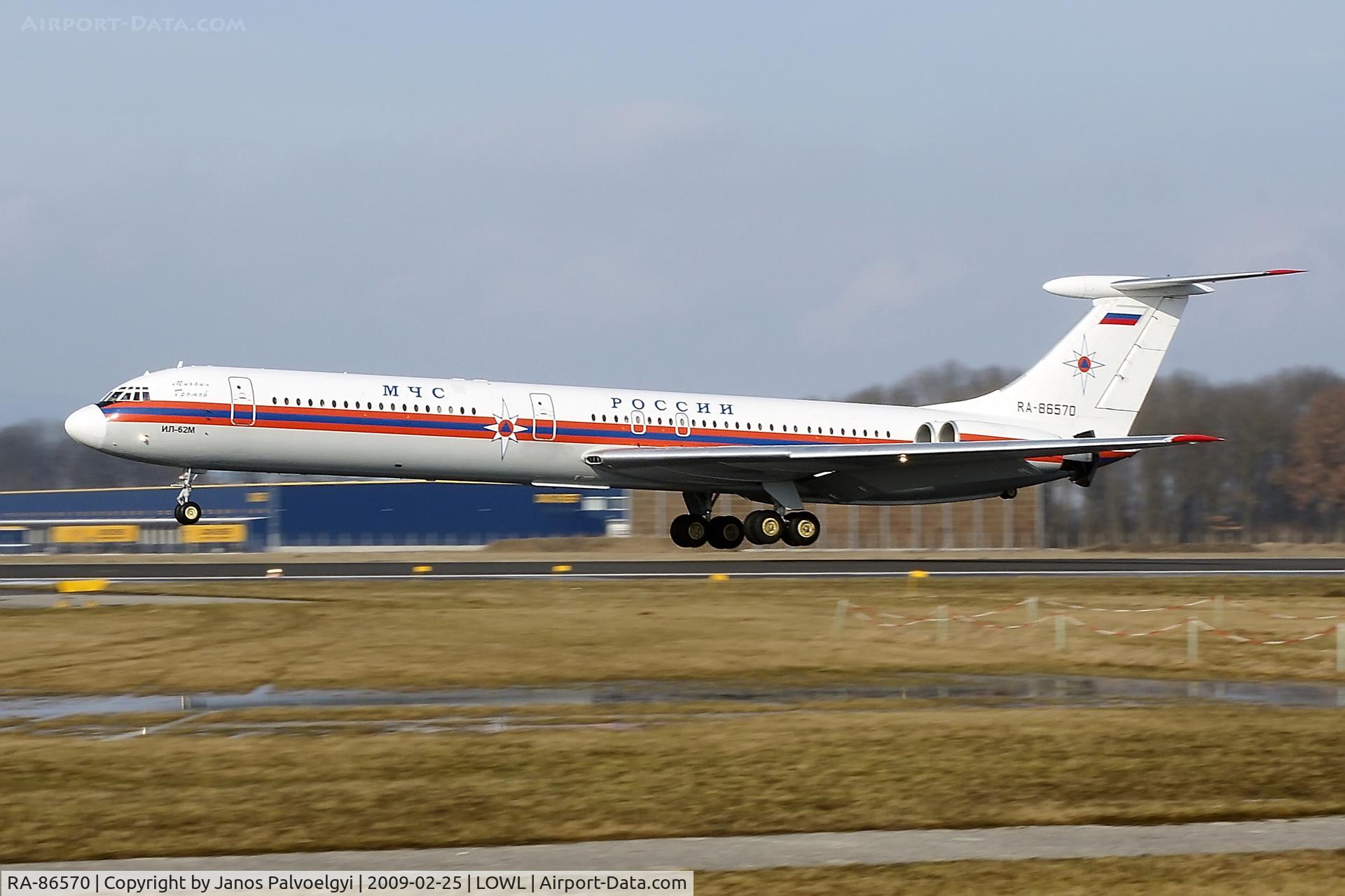 RA-86570, 1996 Ilyushin Il-62M C/N 1356344, il62 landing LNZ