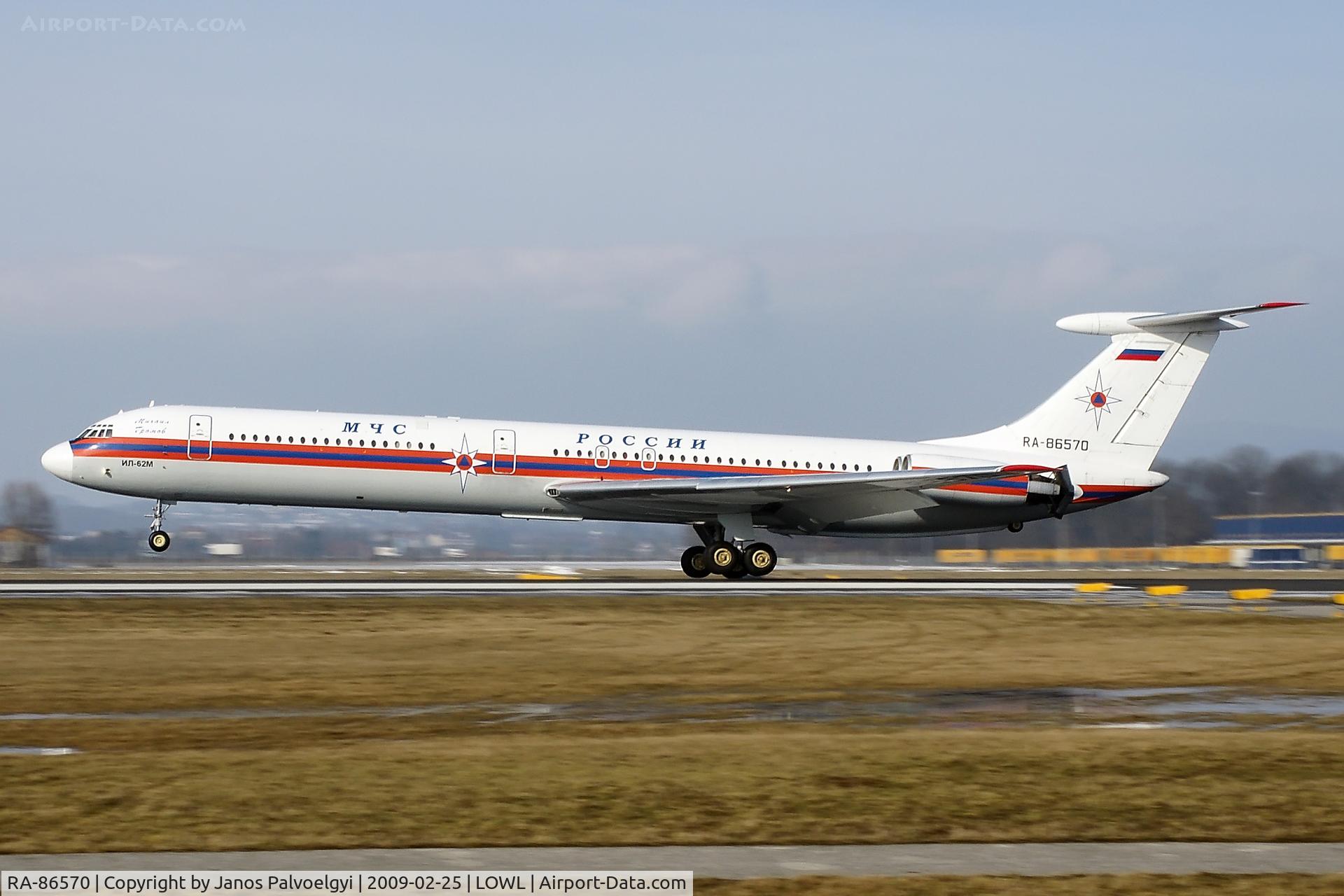 RA-86570, 1996 Ilyushin Il-62M C/N 1356344, IL62 landing LNZ