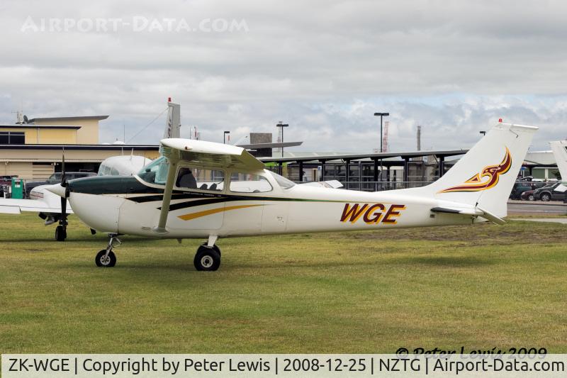 ZK-WGE, Cessna 172K Skyhawk C/N 17258978, Sunair Aviation (2006) Ltd., Mt Maunganui