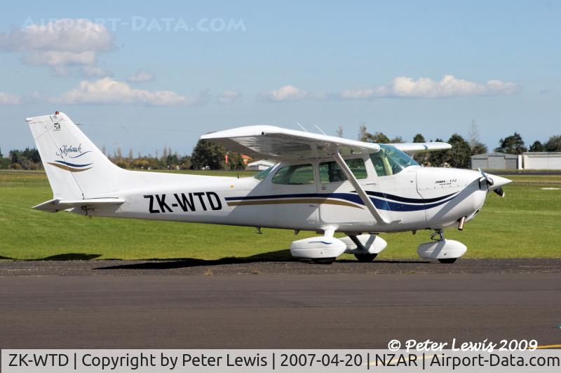 ZK-WTD, Cessna 172M C/N 17265845, S Dore, Auckland