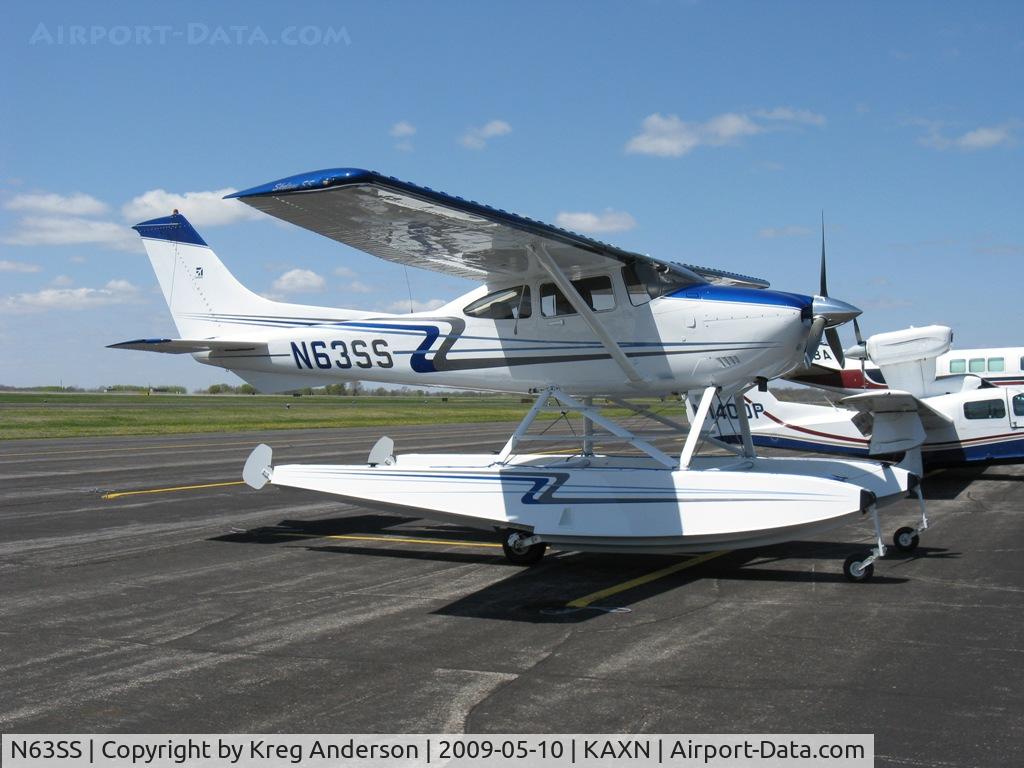 N63SS, 1981 Cessna 182R Skylane C/N 18268015, Cessna 182R on floats