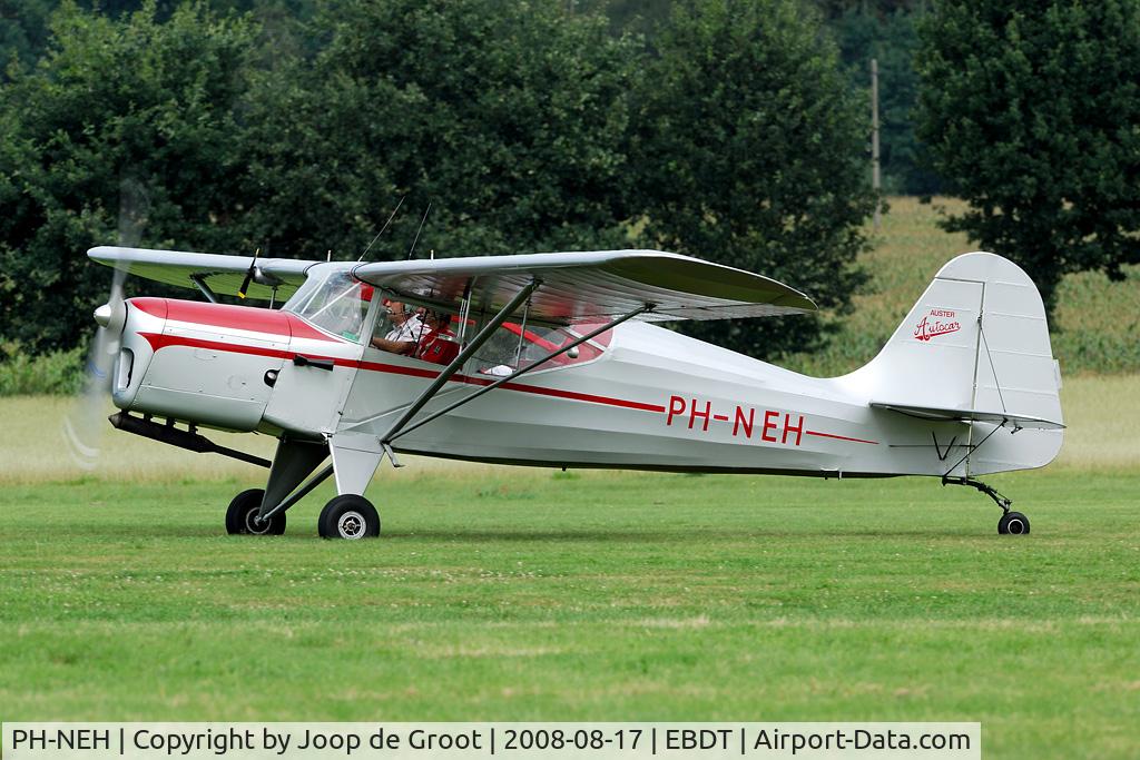 PH-NEH, Auster J-5B Autocar C/N 2932, old timer fly in.