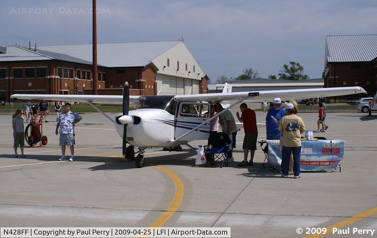 N428FF, 2004 Cessna 172R C/N 17281228, Aero Club bird getting some interest