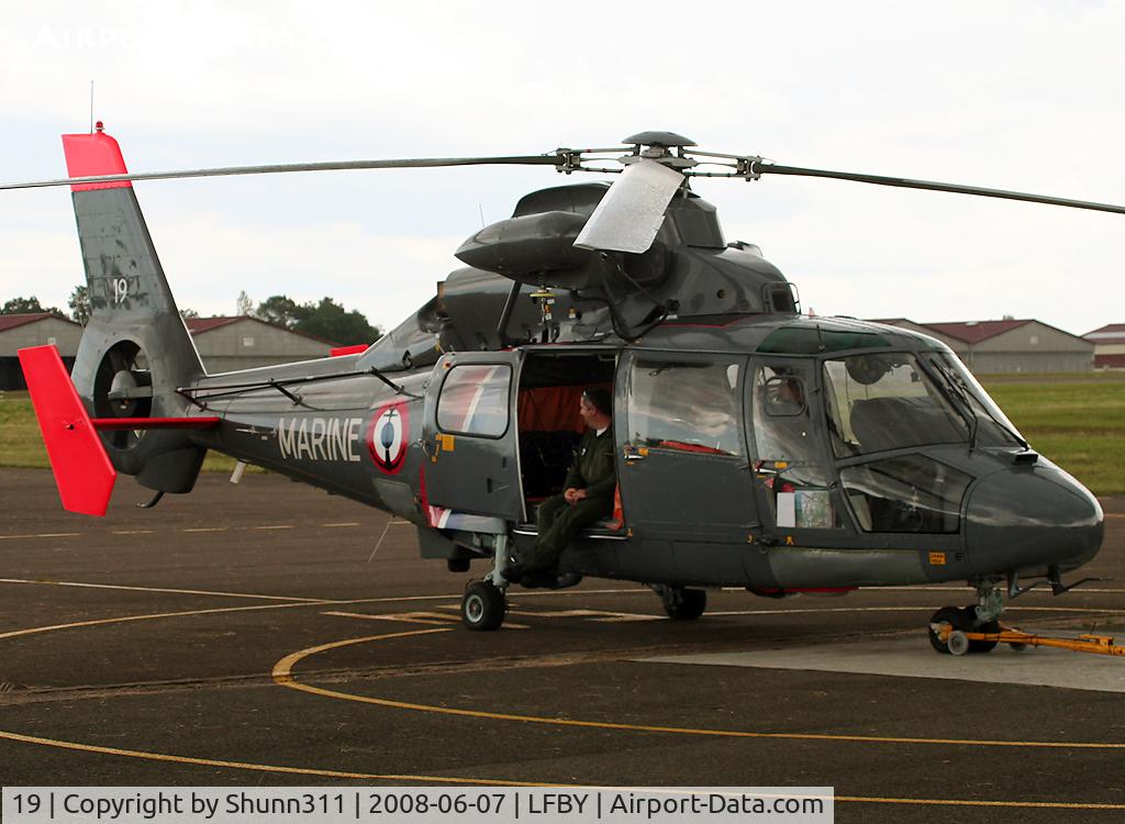 19, Aérospatiale SA-365N Dauphin C/N 6019, Used as a demo aircraft during LFBY Open Day 2008