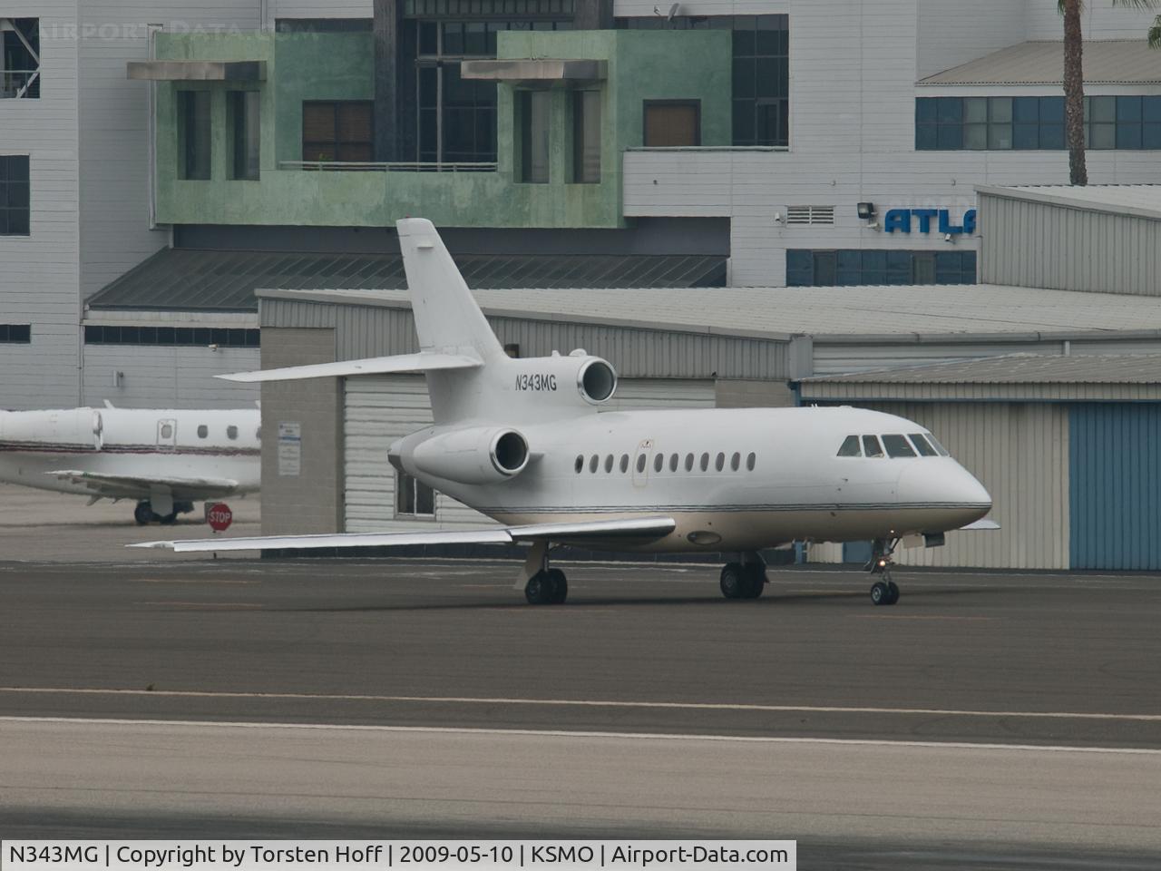 N343MG, 1994 Dassault Falcon 900B C/N 95, N343MG taxiing