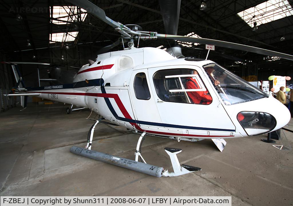 F-ZBEJ, 1981 Aerospatiale AS-355F-1 Ecureuil 2 C/N 5003, Displayed by the ALAT Museum during LFBY Open Day 2008