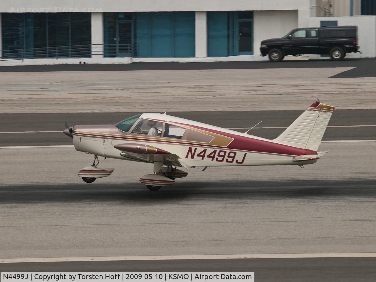 N4499J, 1967 Piper PA-28-140 Cherokee C/N 28-22920, N4499J arriving on RWY 21