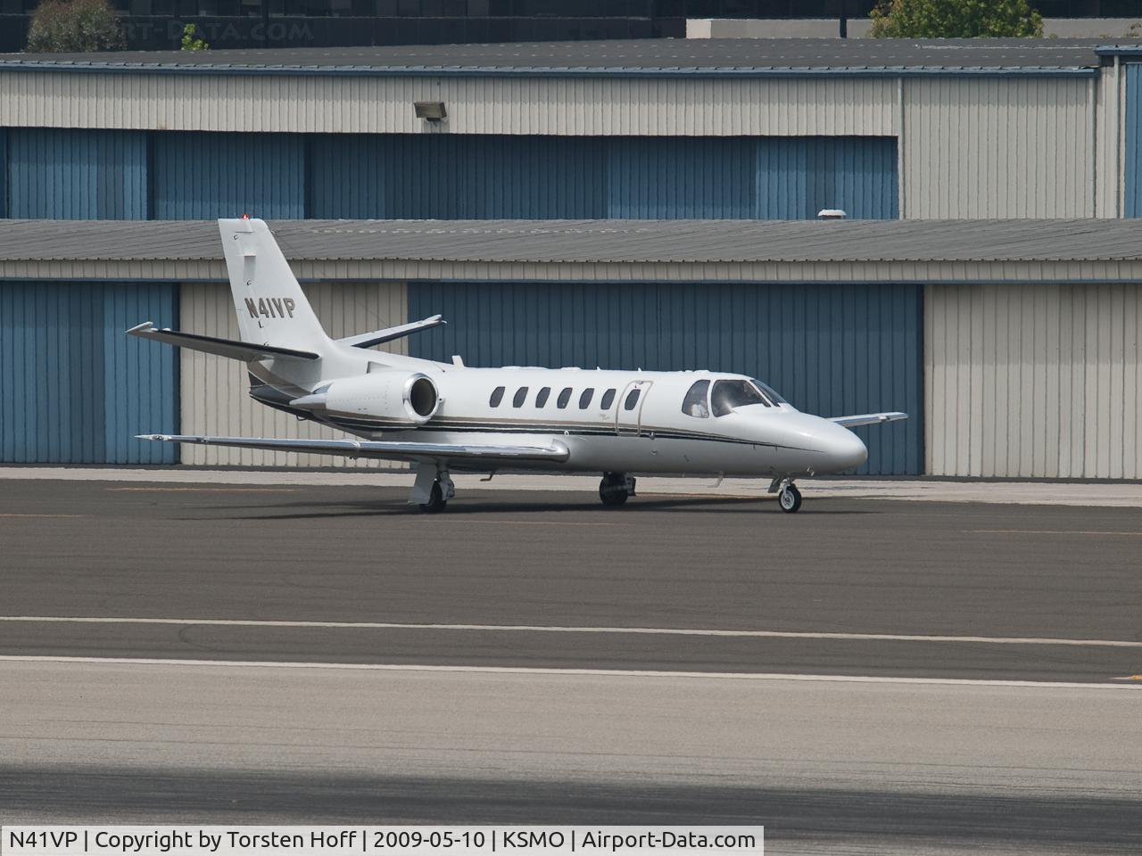 N41VP, 2002 Cessna 560 Citation Encore C/N 560-0626, N41VP taxiing