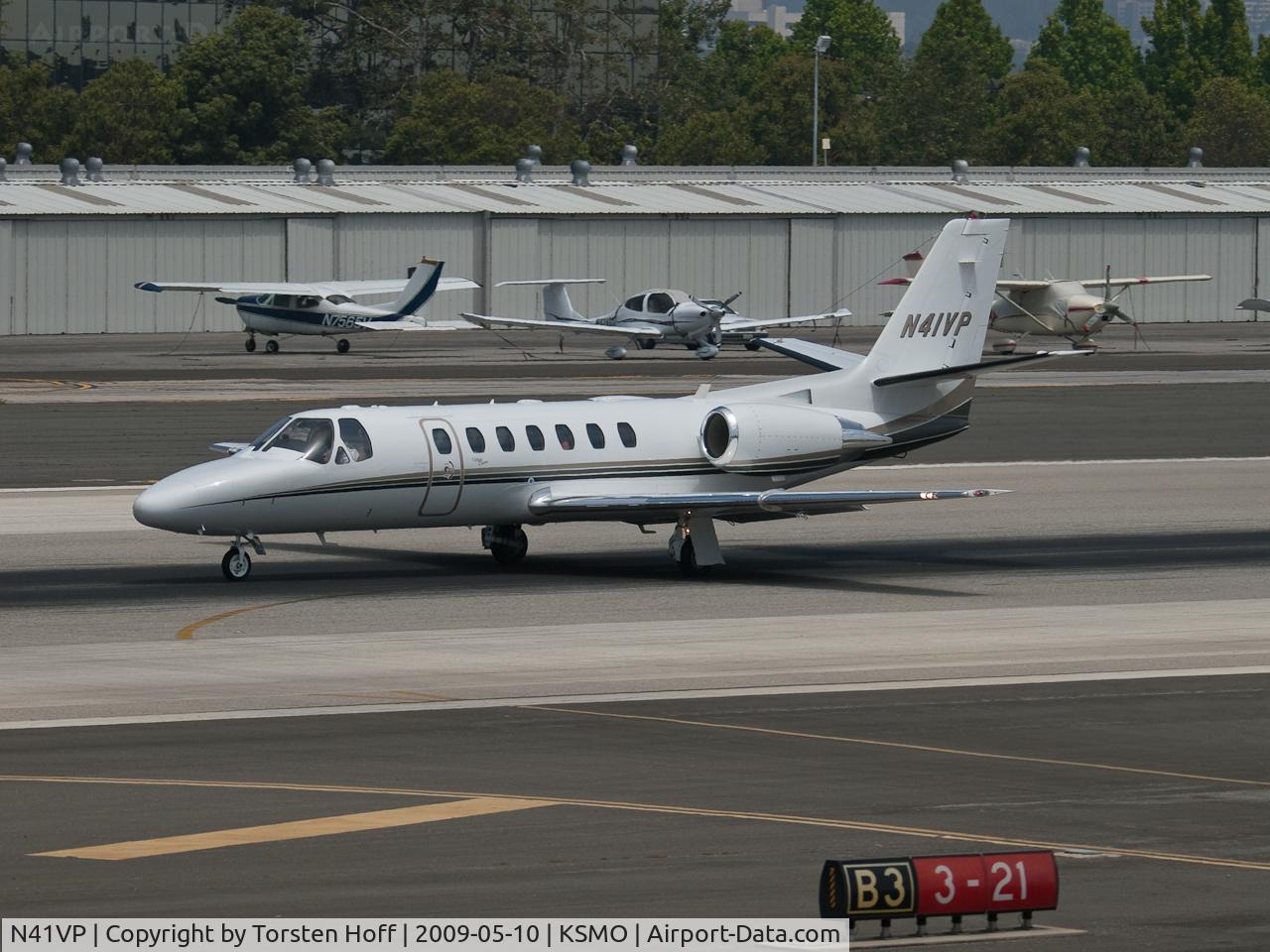 N41VP, 2002 Cessna 560 Citation Encore C/N 560-0626, N41VP departing from RWY 21