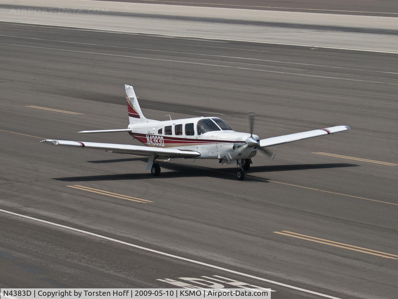 N4383D, 1984 Piper PA-32R-301T Turbo Saratoga C/N 32R-8529004, N4383D taxiing